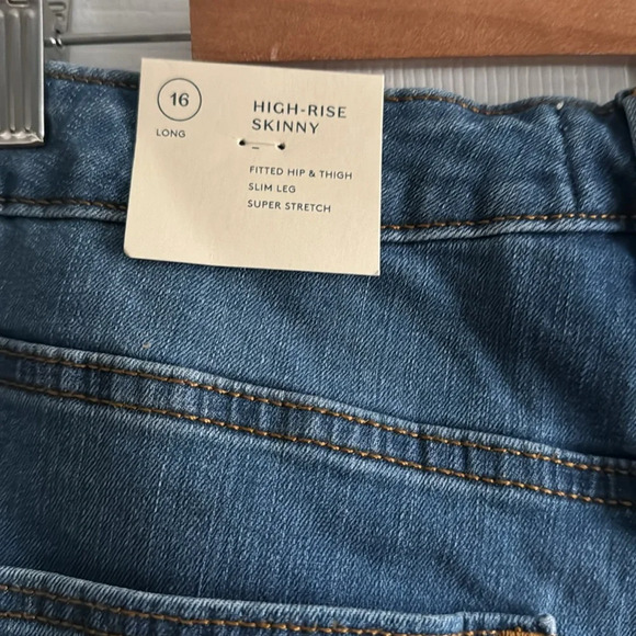 Universal Thread | High-Rise Skinny | frayed hem jeans | size 16/33L - Picture 5 of 8